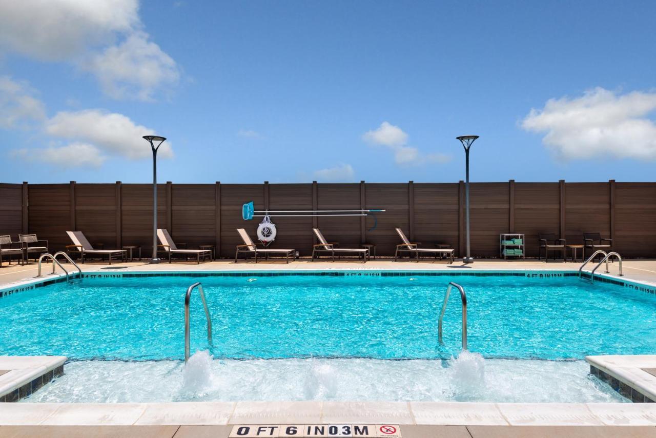 Courtyard By Marriott Charlotte Northlake Luaran gambar