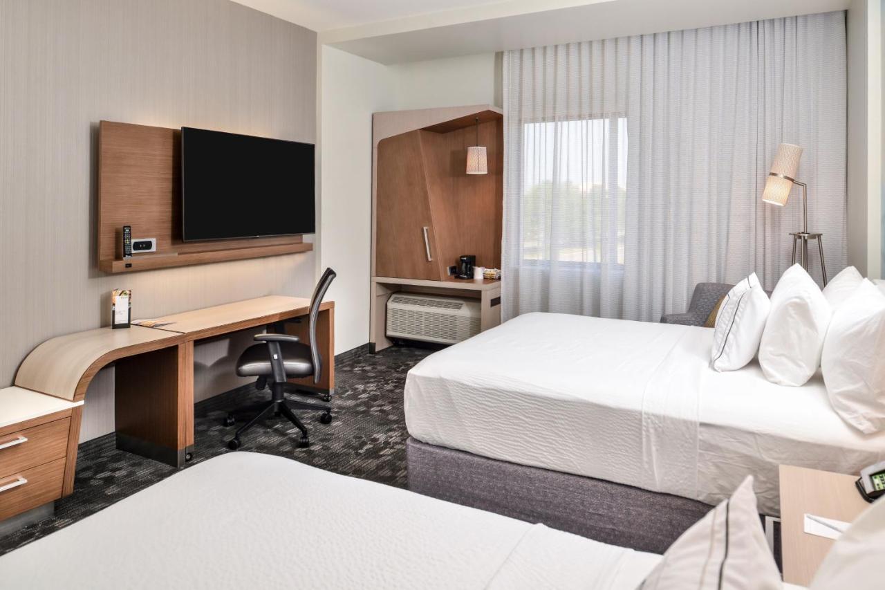 Courtyard By Marriott Charlotte Northlake Luaran gambar
