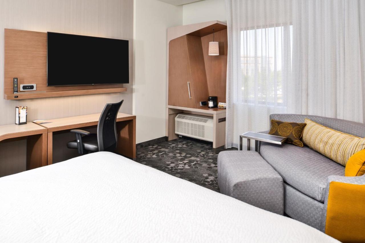 Courtyard By Marriott Charlotte Northlake Luaran gambar