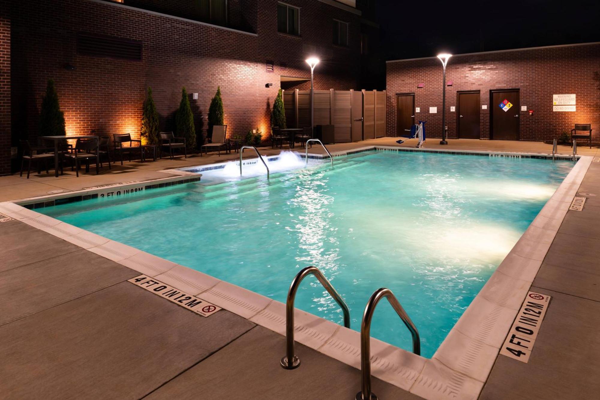 Courtyard By Marriott Charlotte Northlake Luaran gambar